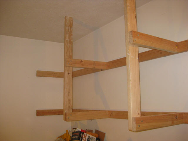 Building-garage-shelves
